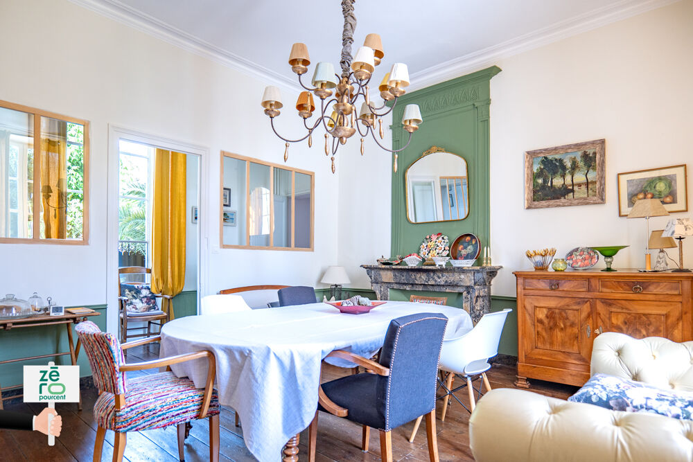 Maison de Maître Bourgeoise en Pierre Centre-ville de Luçon 4 Chambres Jardin Clos Dépendances Garag