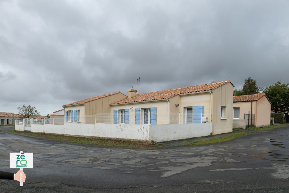 Vente Maison Maison récente à vendre à Saint-Valérien   3 chambres, garage de 27 m2, terrasse et terrain clôturé St valerien