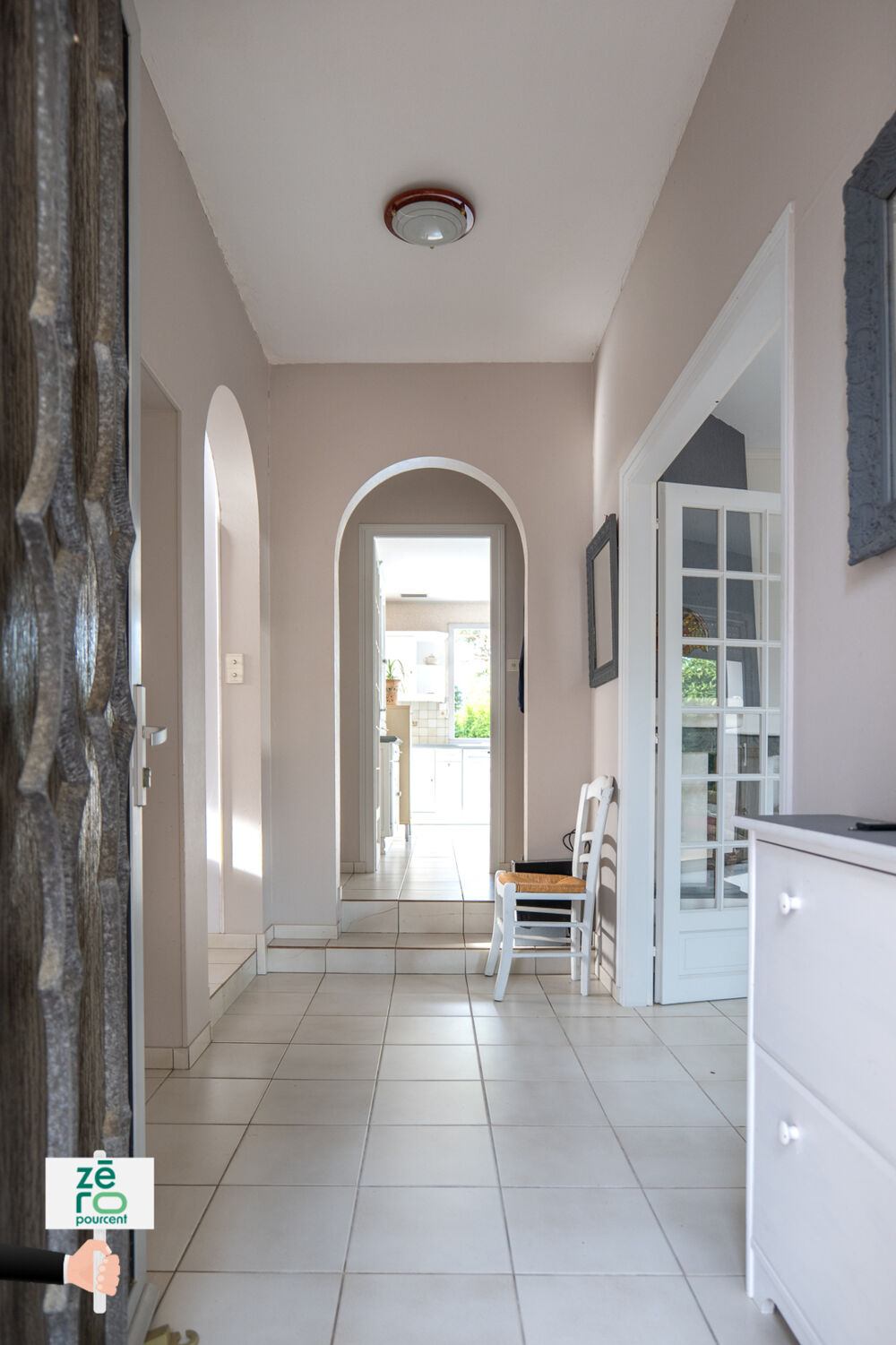 Vente Maison Maison d'architecte avec piscine à Avrillé   124 m2 habitables, sous-sol intégral et parc arboré de plus de 2 Avrille