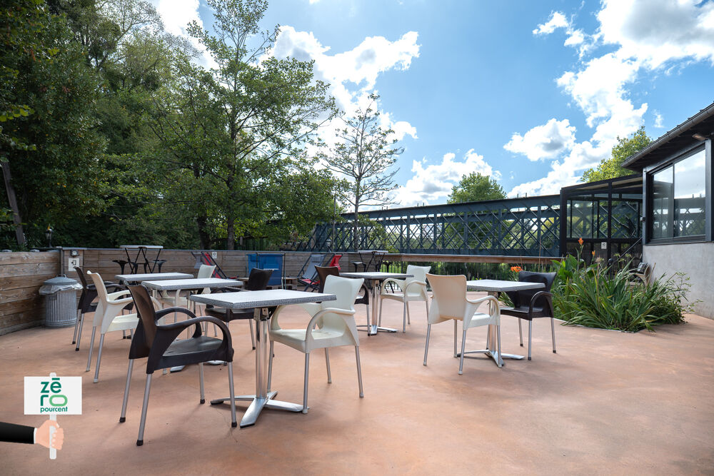 à vendre  Propriété/château Saint-Laurent-sur-Sèvre (85290)