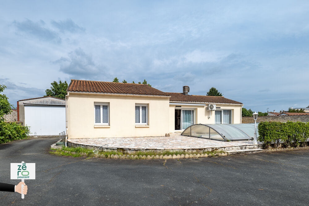Maison dexception avec piscine, dépendances et fort potentiel professionnel Baisse de prix récente