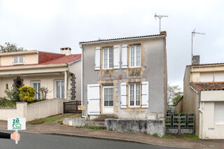 Vente Maison Maison à rénover au Champ-Saint-Père   Centre-bourg, jardin clos de murs, dépendance et potentiel de 2 chambre Le champ st pere
