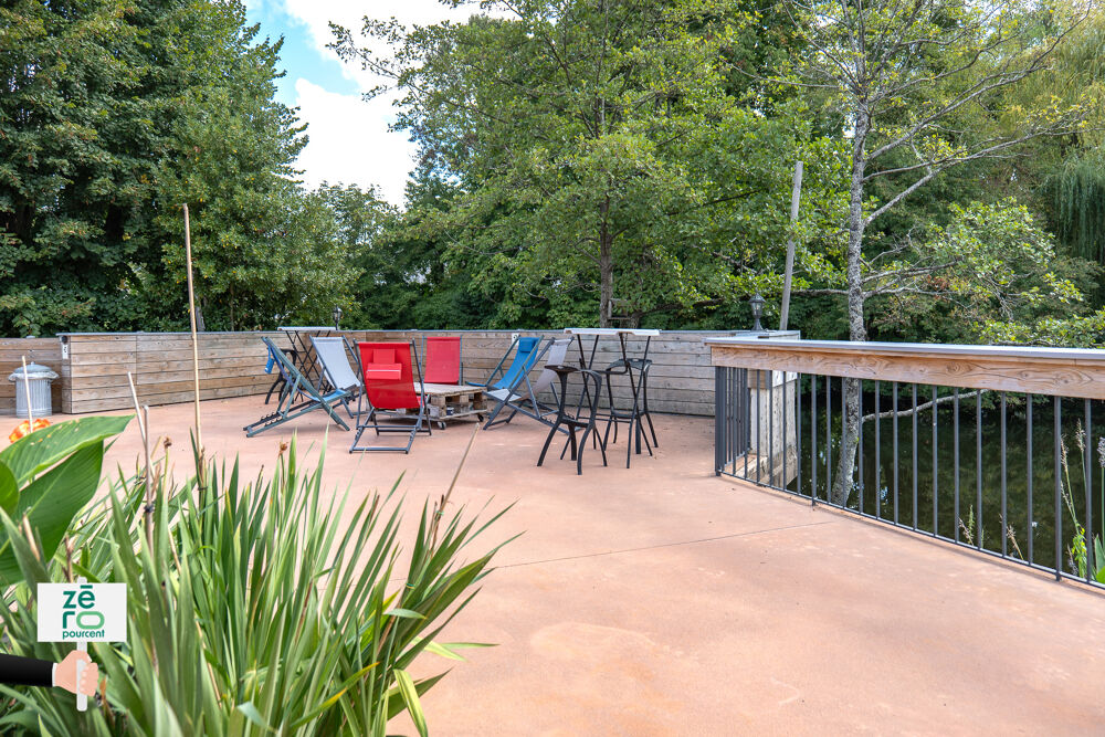 à vendre  Propriété/château Saint-Laurent-sur-Sèvre (85290)