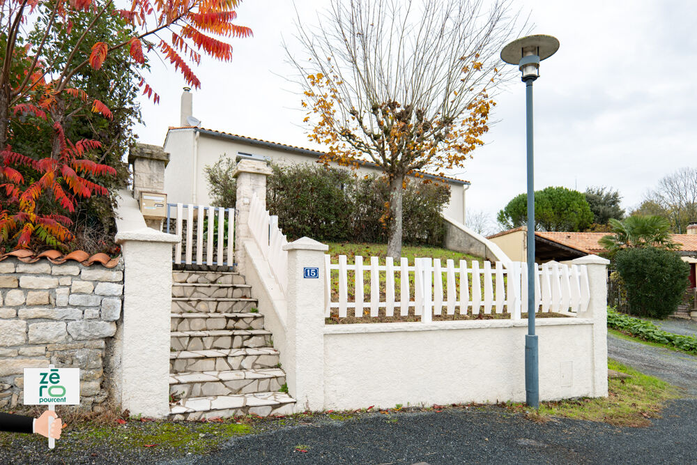 A vendre Maison 2 chambres avec terrain clos et sous-sol à LOrbrie, à 5 min de Fontenay-le-Comte (Vendée 85