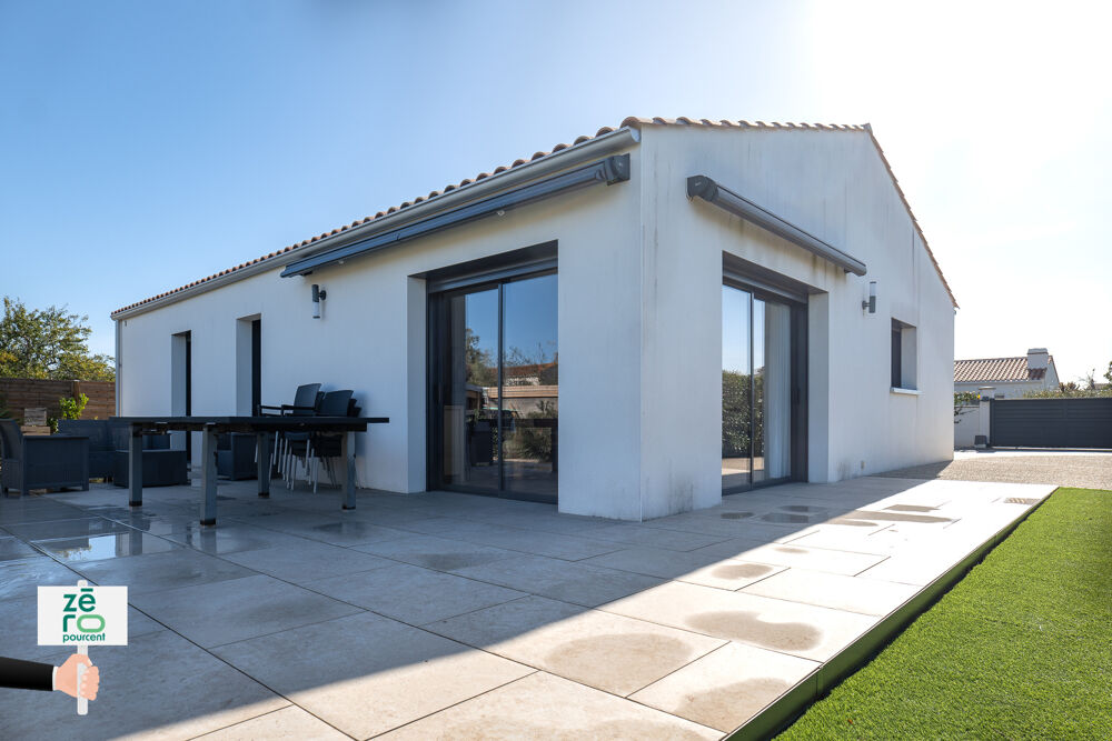 Ensemble immobilier récent de plain-pied à Saint-Michel-en-lHerm Maison de 110 m2 et logement indépendant