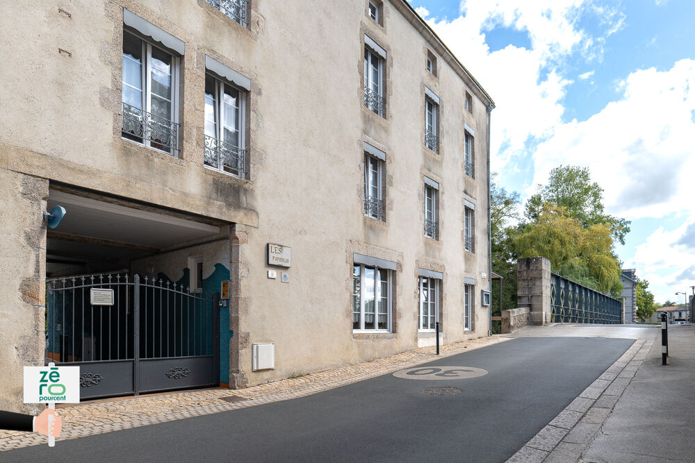 à vendre  Propriété/château Saint-Laurent-sur-Sèvre (85290)