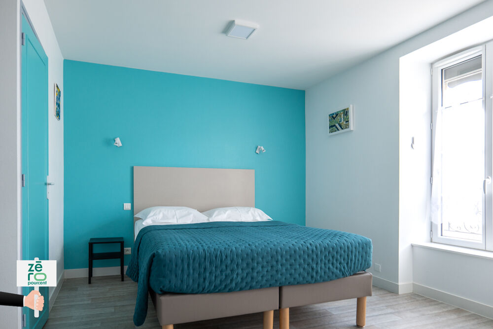 à vendre  Propriété/château Saint-Laurent-sur-Sèvre (85290)
