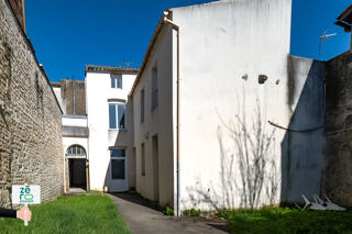  Immeuble à vendre 10 pièces 245 m²