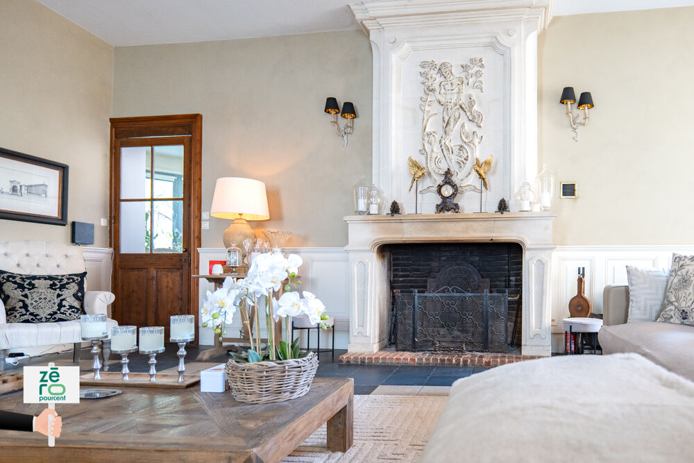Hôtel particulier dexception au coeur de Luçon Demeure de prestige du XIIIe siècle avec piscine, garage et t