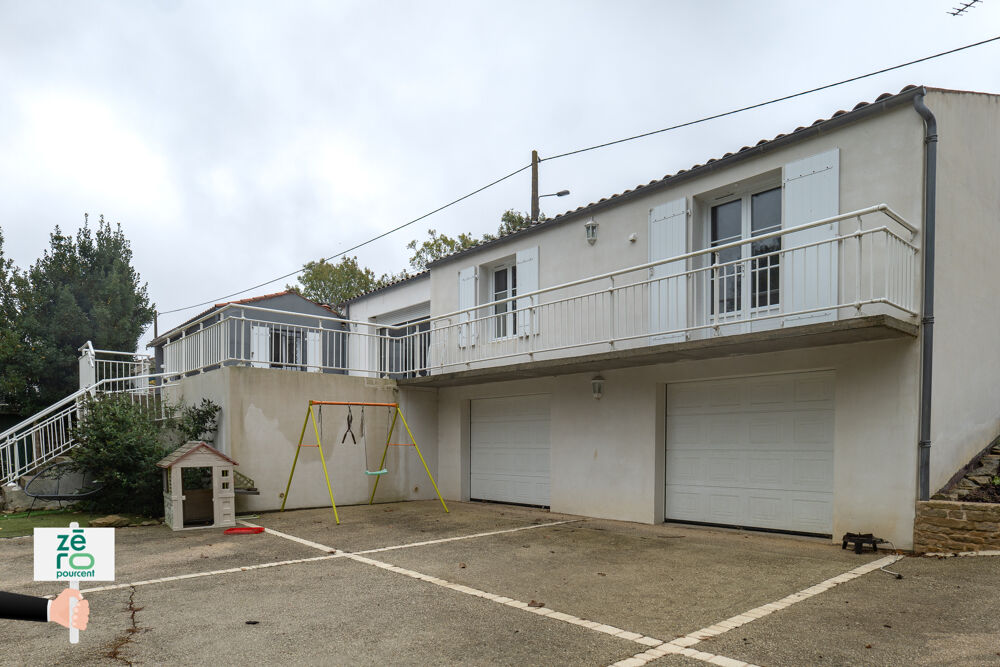Vente Maison CHAILLÉ-LES-MARAIS   MAISON TRADITIONNELLE 4 CHAMBRES AVEC PISCINE, DOUBLE GARAGE ET DÉPENDANCES   PROCHE LUÇO Chaille les marais