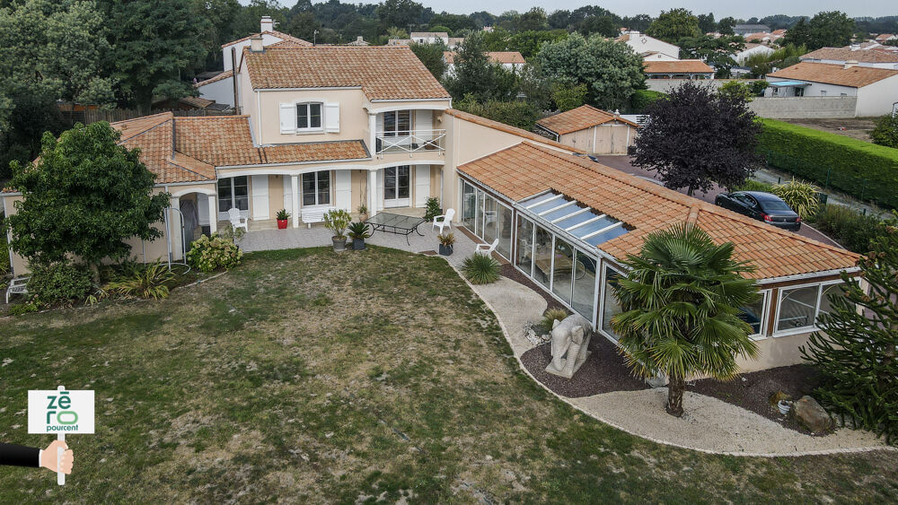Vente Maison Maison d'exception avec piscine, parc arboré et géothermie   Un havre de paix aux portes du Marais breton Chateauneuf