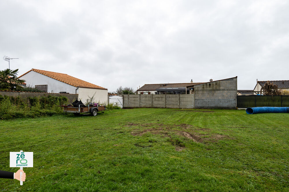 Vente Terrain Terrain à bâtir 2 480 m2   Centre-bourg des Moutiers-sur-le-Lay   Opportunité rare ! Moutiers sur le lay