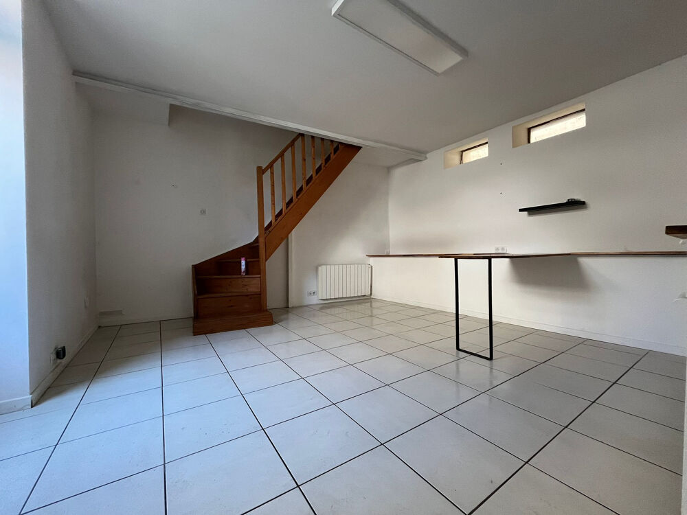 Location Maison Maison de ville 38 m2 avec terrasse à louer en centre-ville de Luçon Lucon