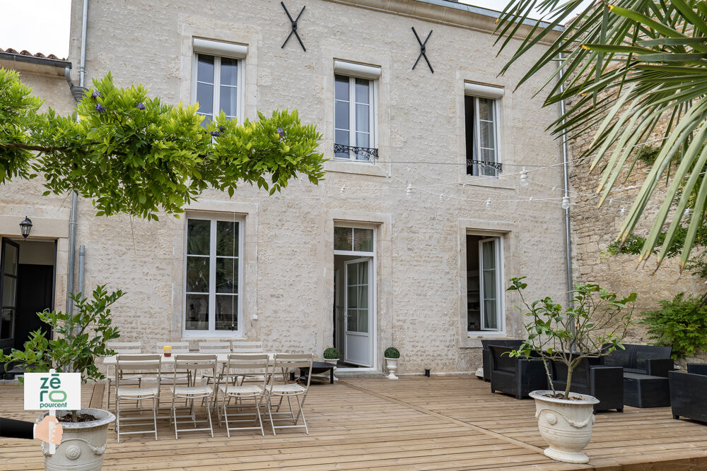 Vente Maison Maison du XIX ème siècle avec jardin, terrasse, orangerie et studio à Luçon Lucon