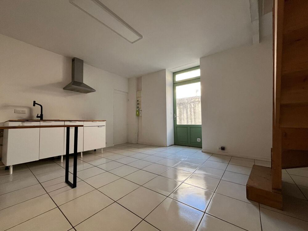 Location Maison Maison de ville 38 m2 avec terrasse à louer en centre-ville de Luçon Lucon