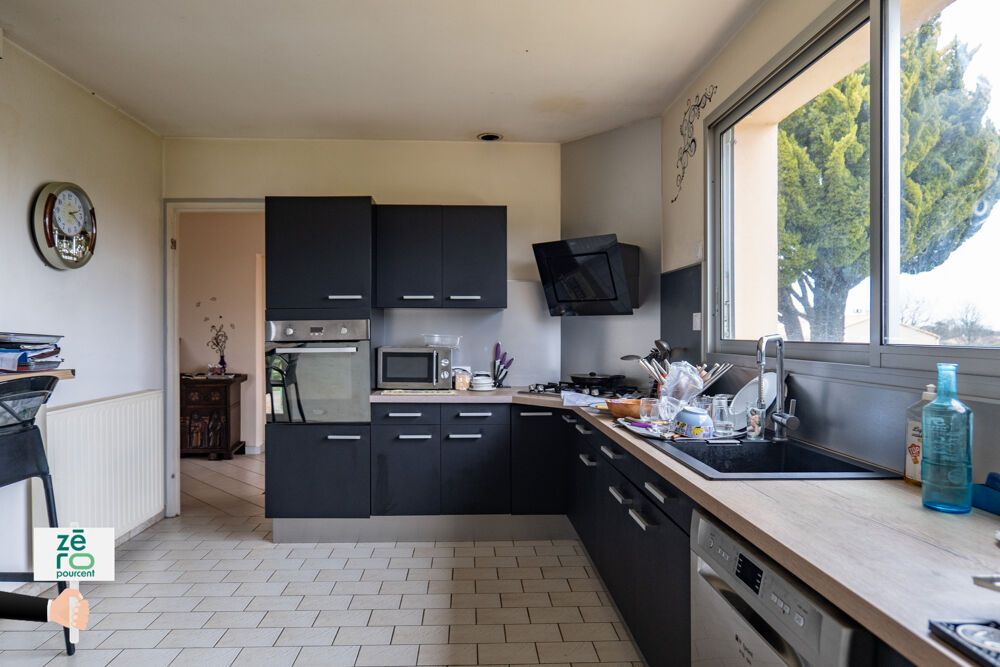 Maison avec piscine à vendre à Château-Guibert (Vendée) Calme absolu, 4 chambres, sous-sol complet, terrain