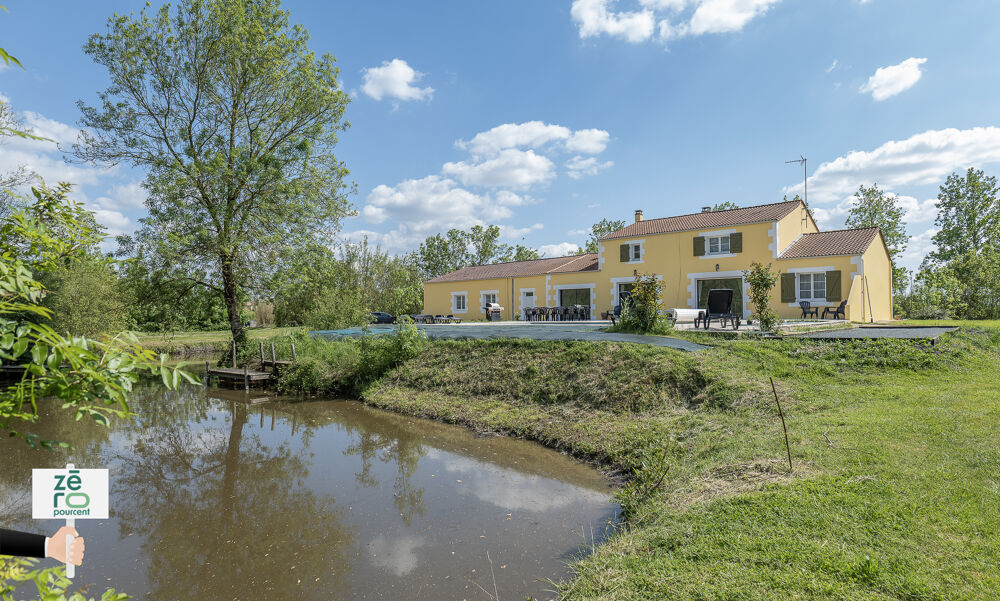 Maison de caractère avec étang privé, piscine chauffée & espace bien-être Mouzeuil-Saint-Martin (Sud Vendée)