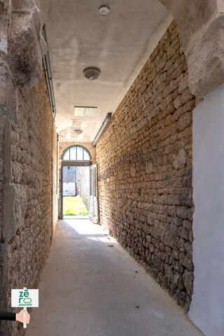  Immeuble à vendre 10 pièces 245 m²