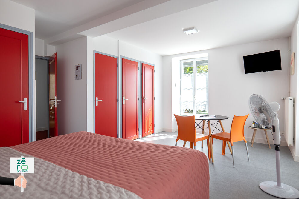 à vendre  Propriété/château Saint-Laurent-sur-Sèvre (85290)
