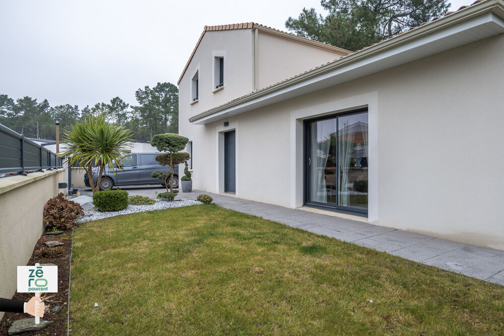 Maison moderne entre forêt et océan : un cadre de vie lumineux à deux pas des plages
