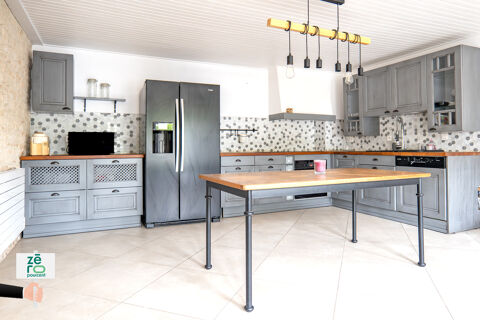   Maison en pierre avec dépendances, seconde habitation indépendante, terrain clos   Nalliers entre Luçon et Fon Maison - 5 pièce(s) - 118 m²