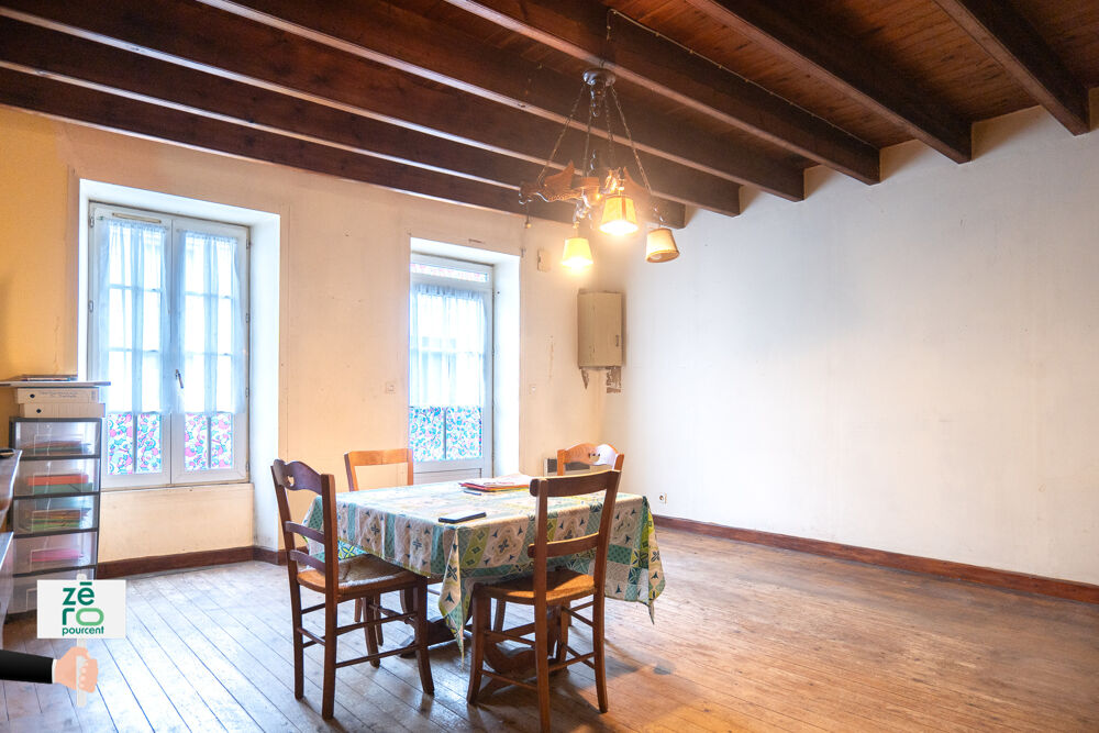 Vente Maison Maison à rénover au Champ-Saint-Père   Centre-bourg, jardin clos de murs, dépendance et potentiel de 2 chambre Le champ st pere