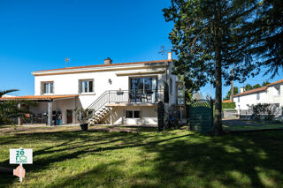  Maison � vendre 7 pi�ces 159 m� Lucon