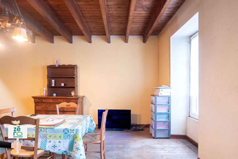Vente Maison Maison à rénover au Champ-Saint-Père   Centre-bourg, jardin clos de murs, dépendance et potentiel de 2 chambre Le champ st pere