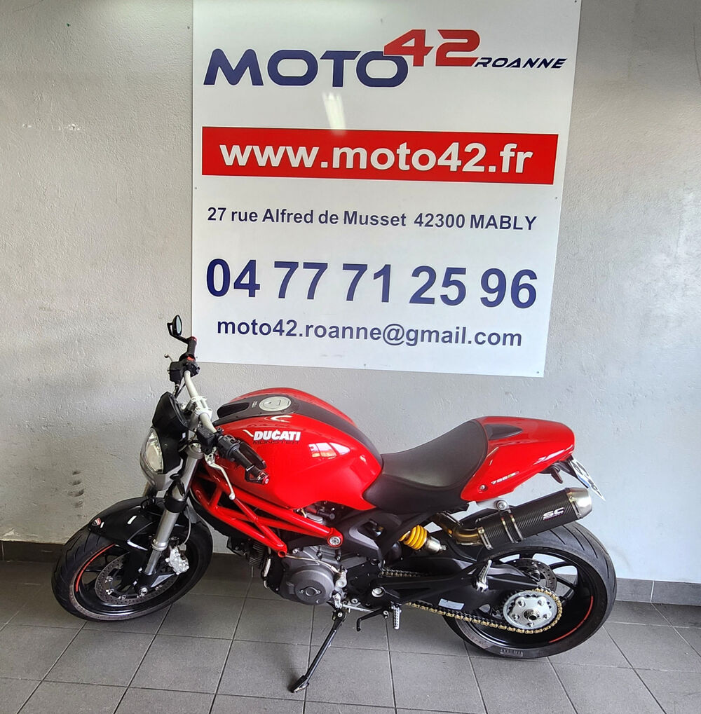 DUCATI 2012 occasion 42300 Mably