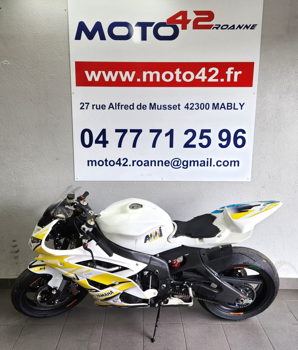 YAMAHA 2011 occasion 42300 Mably