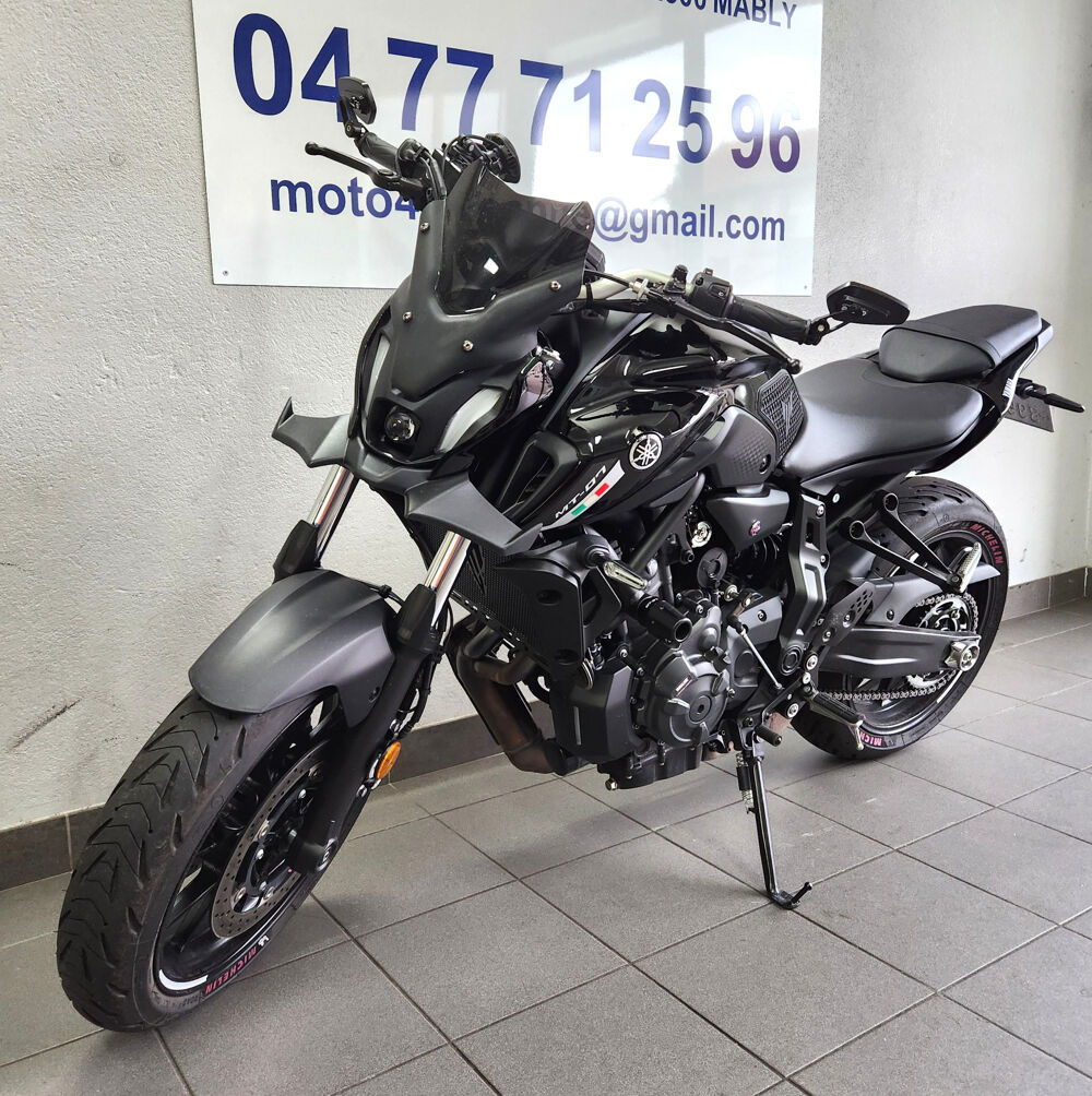 YAMAHA 2024 occasion 42300 Mably
