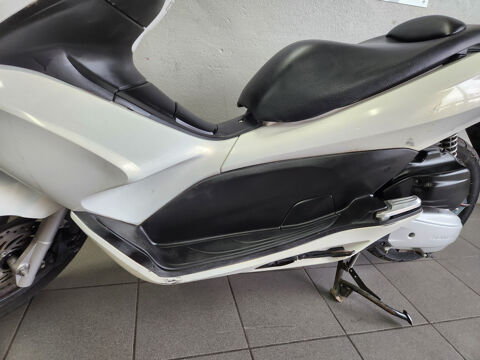 HONDA 2012 occasion 42300 Mably