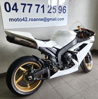 YAMAHA 2008 occasion 42300 Mably