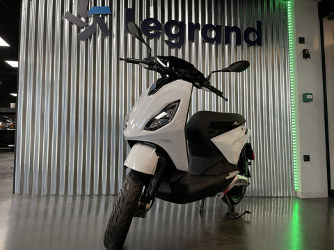 Acheter un scooter neuf 125 cc essence pas cher