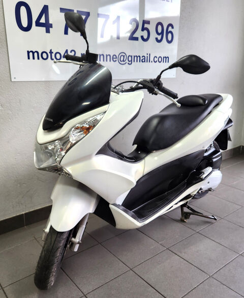 HONDA 2012 occasion 42300 Mably