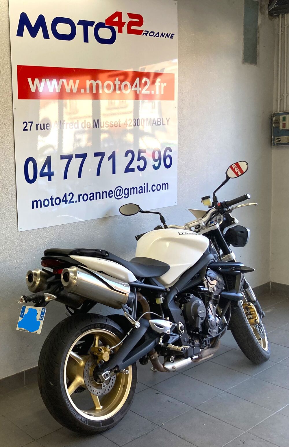 TRIUMPH 2011 occasion 42300 Mably