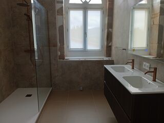  Appartement à louer 3 pièces 91 m²