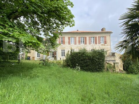   Ancienne maison de ma�tre - Ancien domaine viticole au c�ur des C�tes de Bourg - Fort potentiel Maison - 7 pi�ce(s) - 240 m�