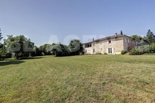  Maison � vendre 10 pi�ces 333 m�