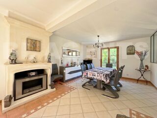  Maison  vendre 8 pices 243 m