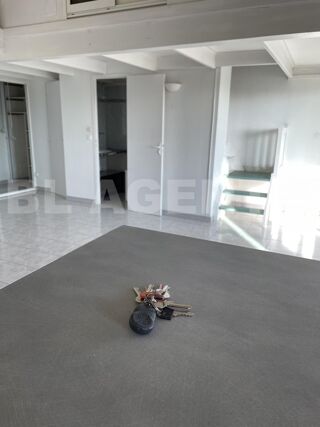  Appartement � vendre 2 pi�ces 64 m�