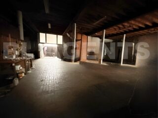  Immeuble � vendre 1900 m�