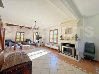  Maison  vendre 8 pices 243 m
