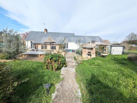 Charmante maison avec piscine et trois garages 244000 Neuville-sur-Sarthe (72190)