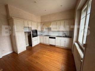  Maison  vendre 9 pices 241 m