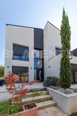  Maison  vendre 6 pices 145 m