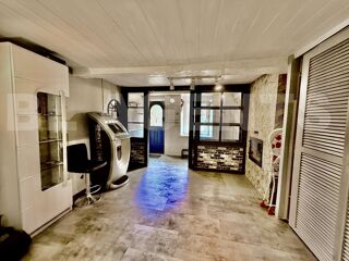  Maison  vendre 8 pices 225 m