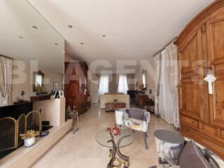  Maison � vendre 9 pi�ces 380 m�