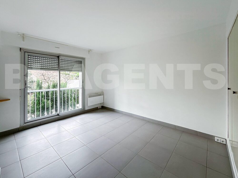 Vente Appartement Studio Fonctionnel avec Place de Parking Livry-gargan