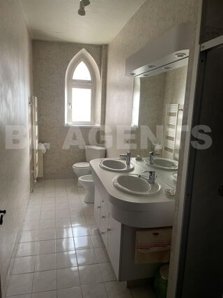  Maison  vendre 8 pices 197 m